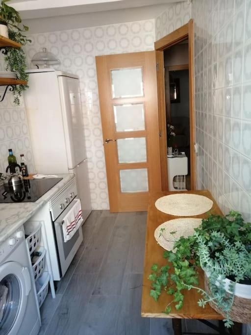 Piso Completo Cerca De Estacion Bus, Tren Y Ferrys Apartman Santender Kültér fotó